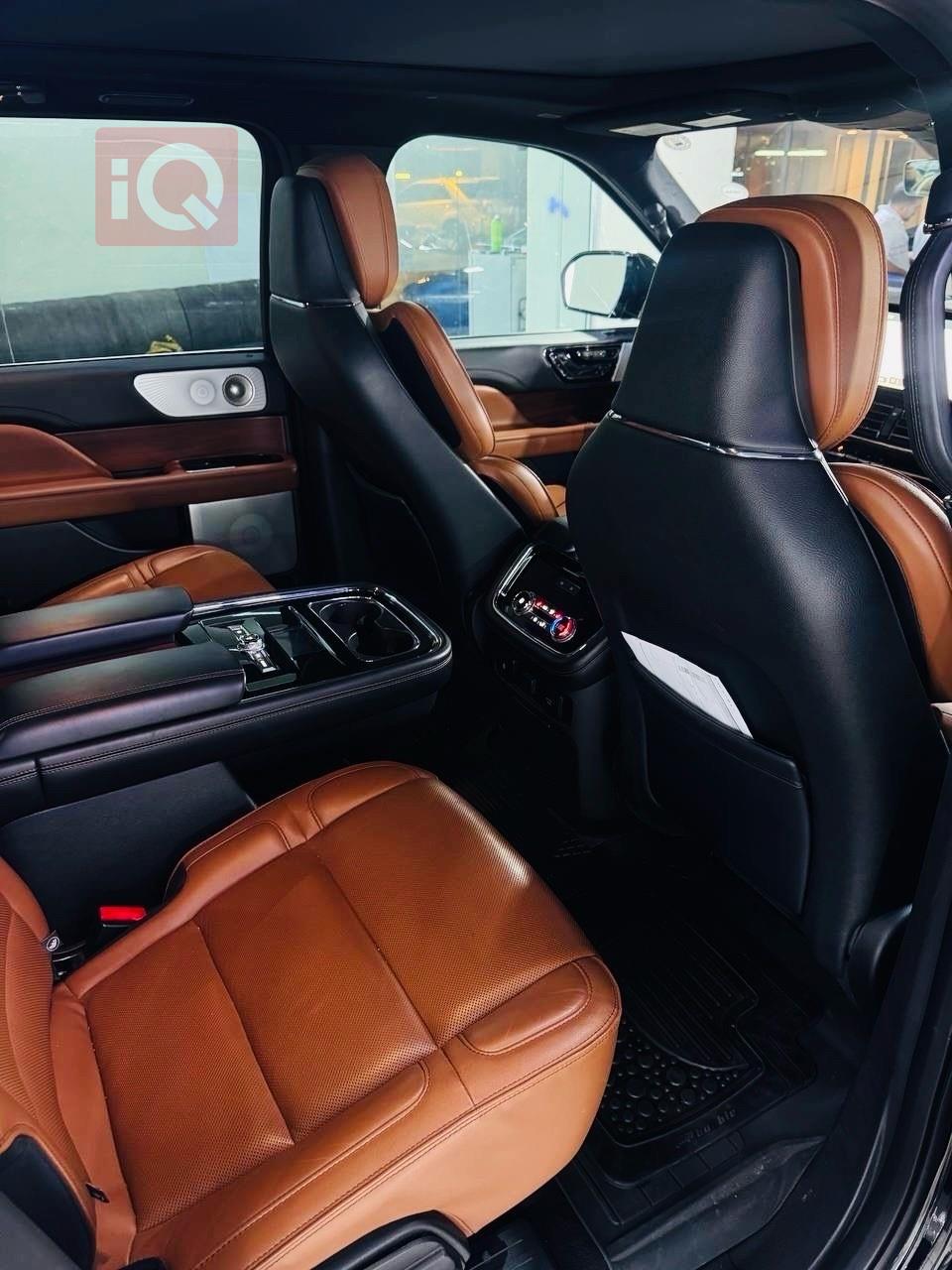 Lincoln Navigator